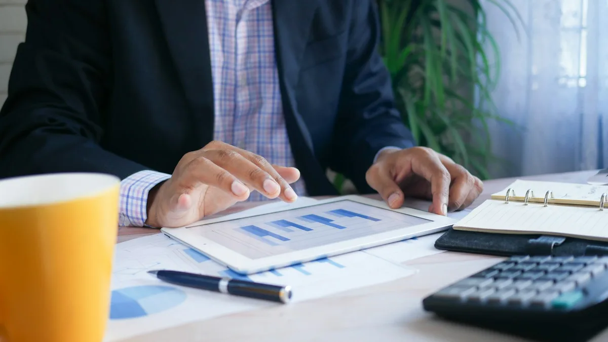Documentos financieros de negocios, reorganización y quiebra empresarial en Chile